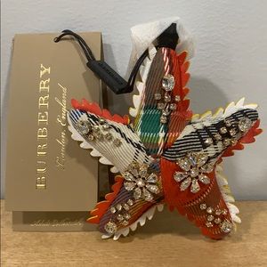 Nwt Burberry starfish keychain